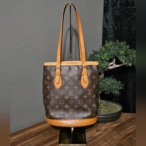 SOLD‼️Authentic Louis Vuitton Vintage Bucket Pm Monogram